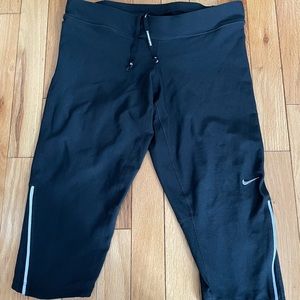 Nike Dri Fit 3/4 Black Leggings Sz Medium